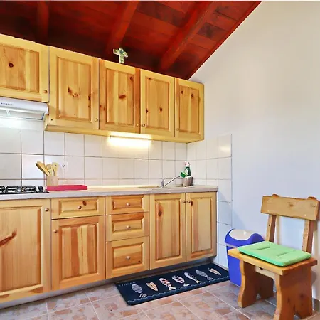Holiday home Zule Zrnovo