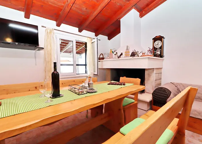 Holiday home Zule Zrnovo